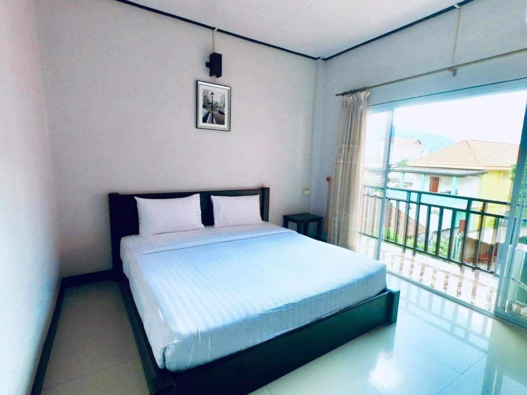 Phou Ang Kham 2 Hotel Vang Vieng Exterior foto